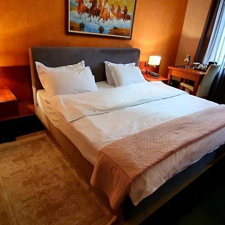 Nov Hotel تيرانا المظهر الخارجي الصورة