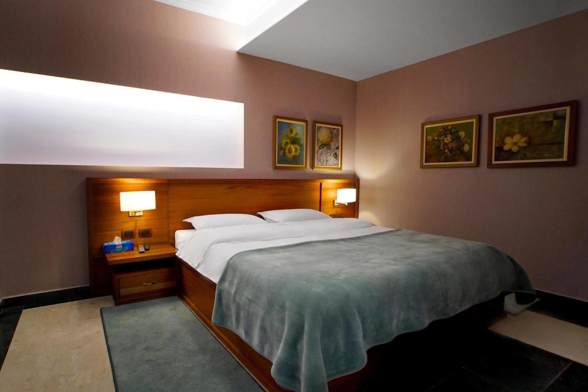 Nov Hotel تيرانا المظهر الخارجي الصورة
