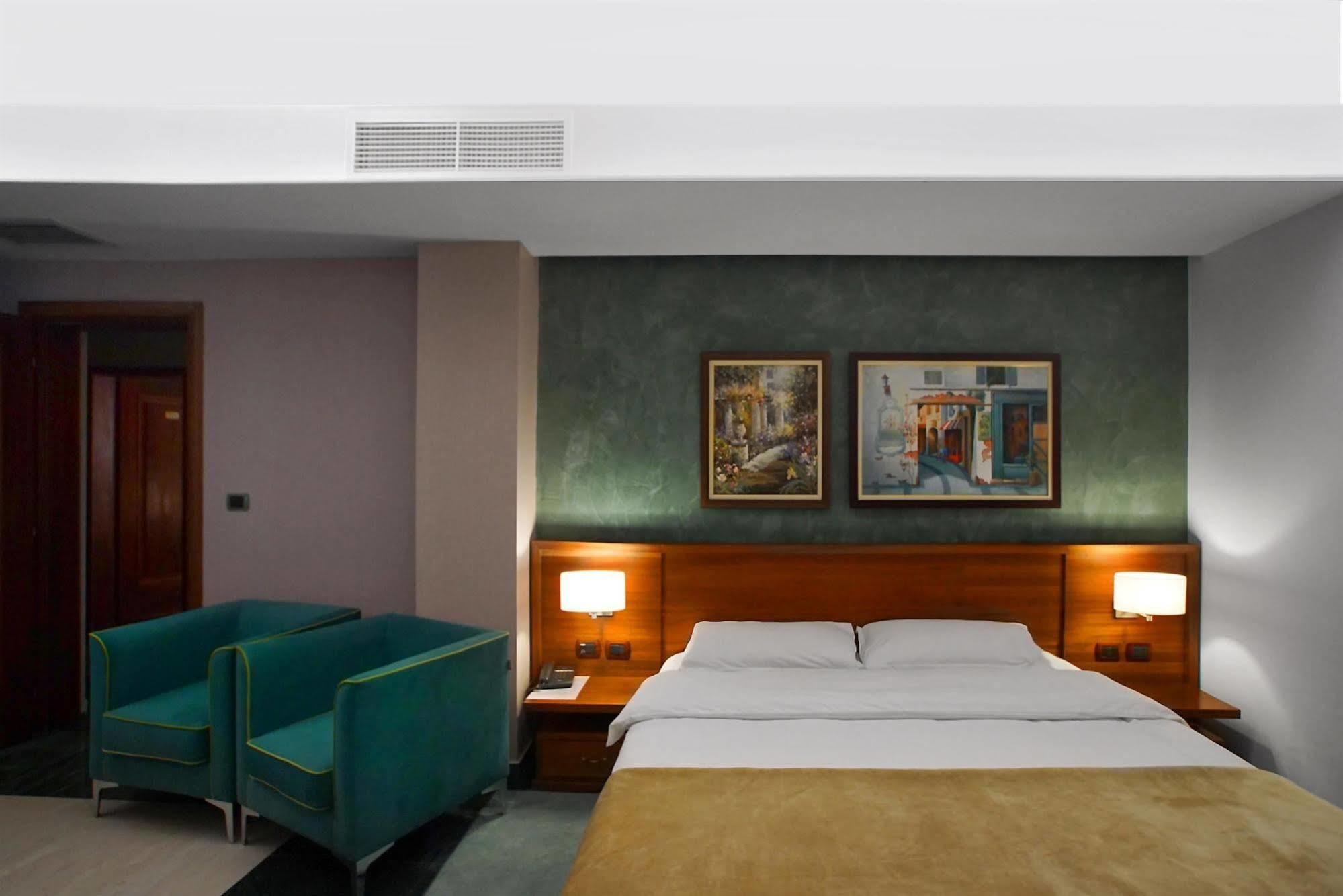 Nov Hotel تيرانا المظهر الخارجي الصورة
