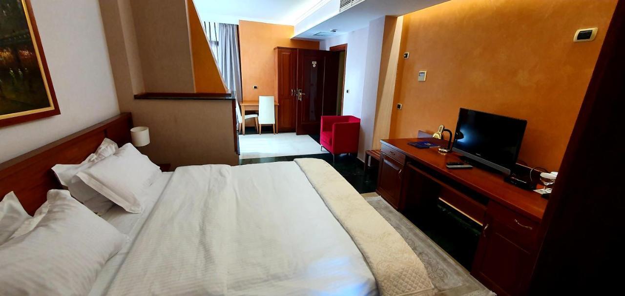 Nov Hotel تيرانا المظهر الخارجي الصورة