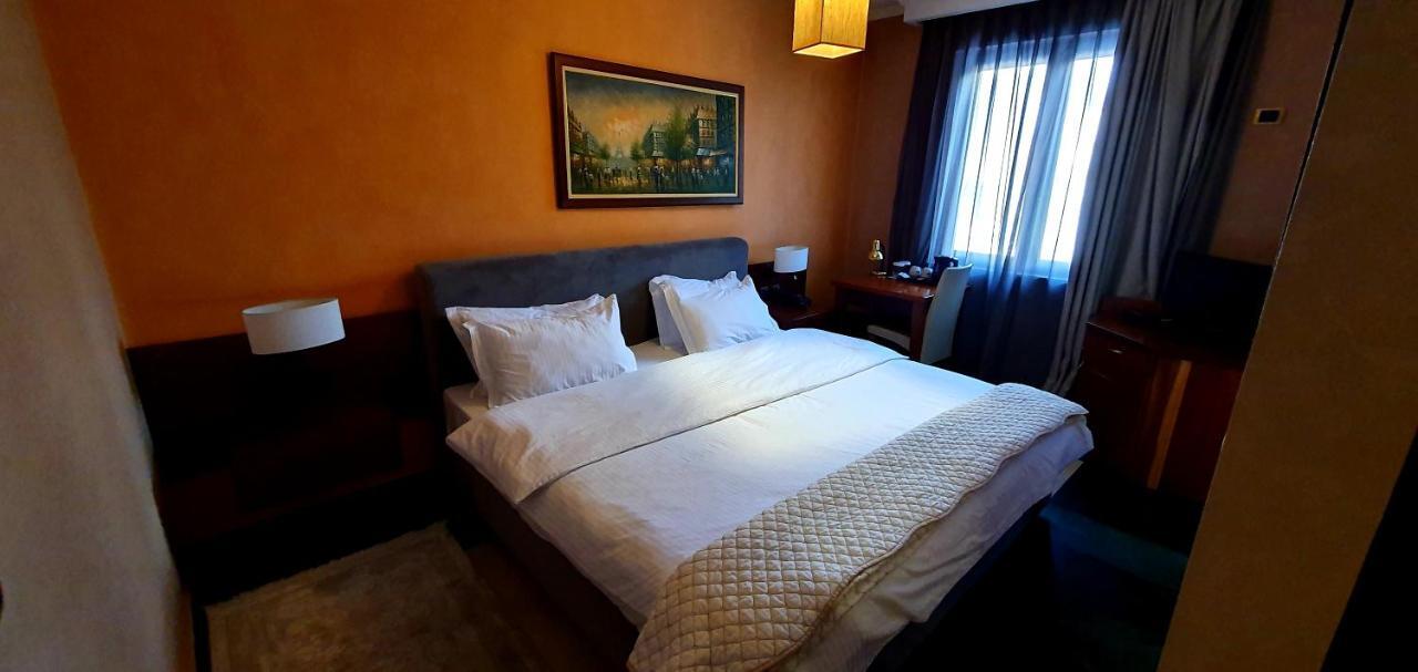 Nov Hotel تيرانا المظهر الخارجي الصورة