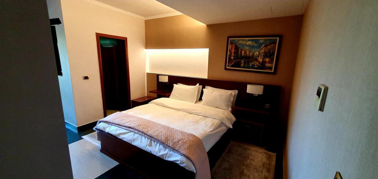 Nov Hotel تيرانا المظهر الخارجي الصورة