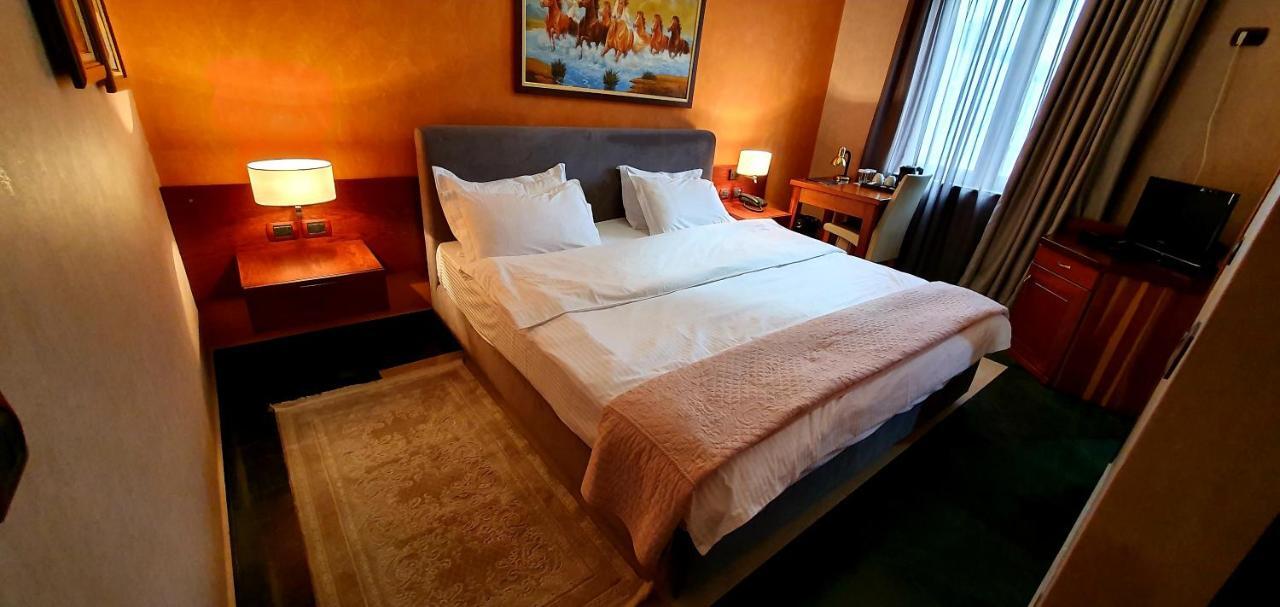 Nov Hotel تيرانا المظهر الخارجي الصورة